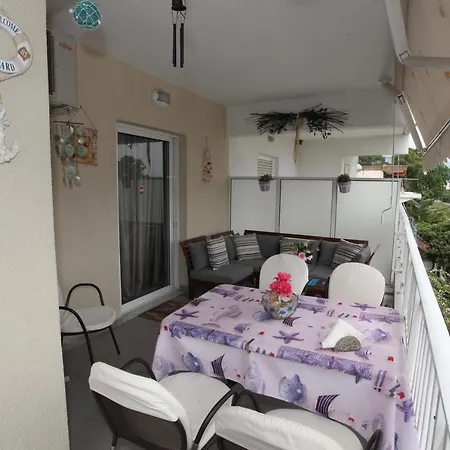 Apartment Luxury Flat In 2' From The Beach! Great Vfm!!!